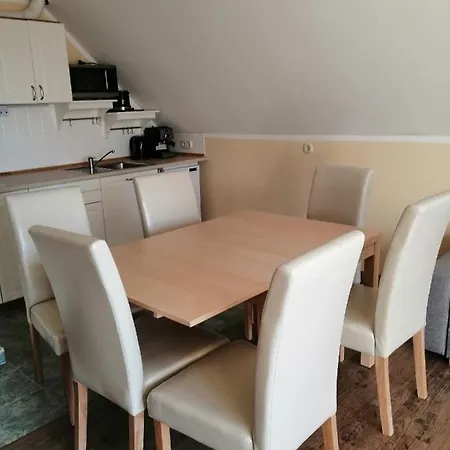 Two Bedroom With Swimming Pool Apartmán *