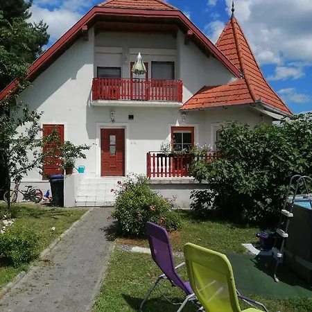 Two Bedroom With Swimming Pool شقة Gyenesdiás